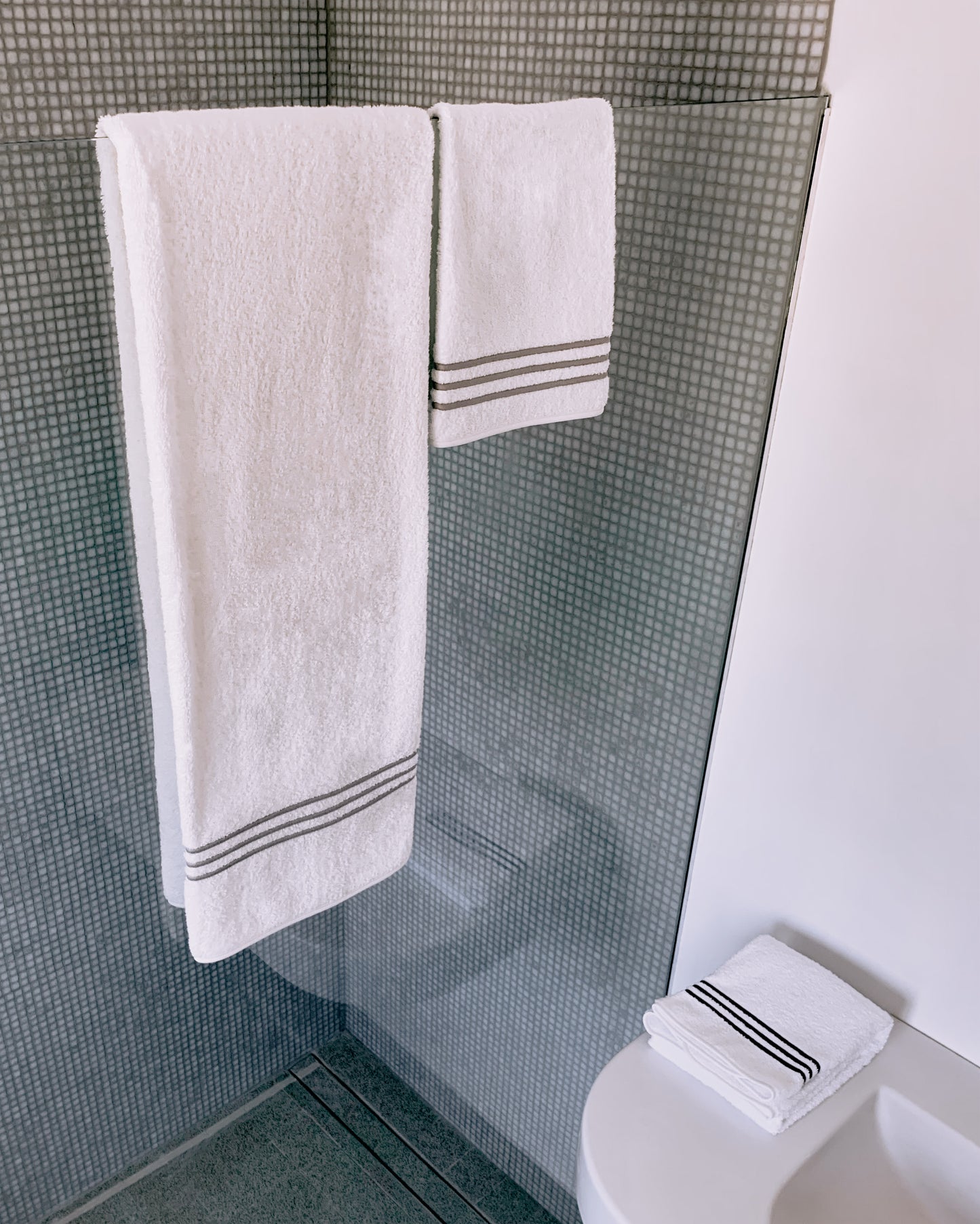 Isaac Guest Towel 30 x 50 cm made from 100% combed cotton