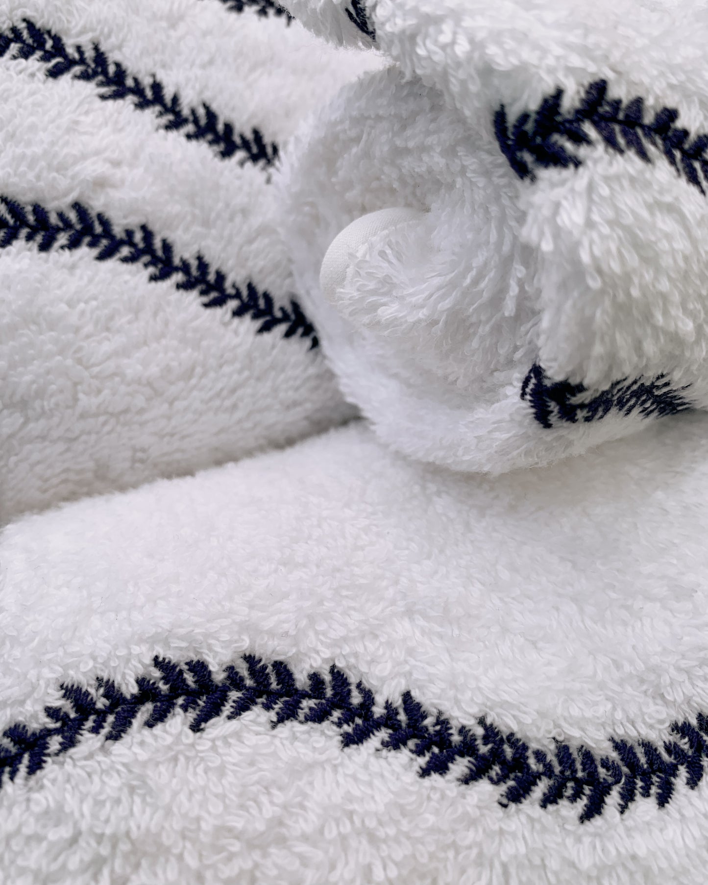 Sophia Hand Towel 50 x 100 cm made from 100% combed cotton